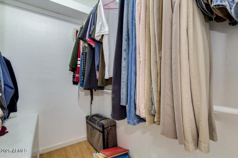 Cloth closet