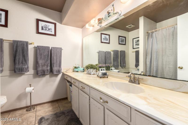 Guest Batroom