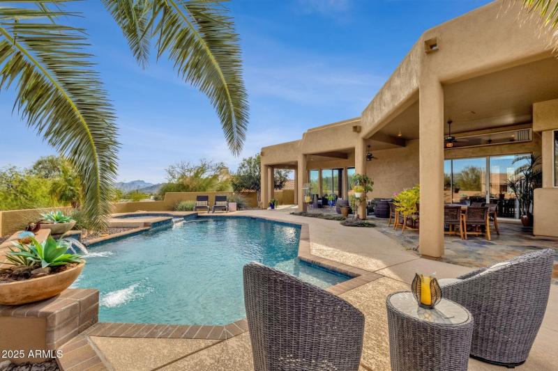 037_Back Of House And Yard