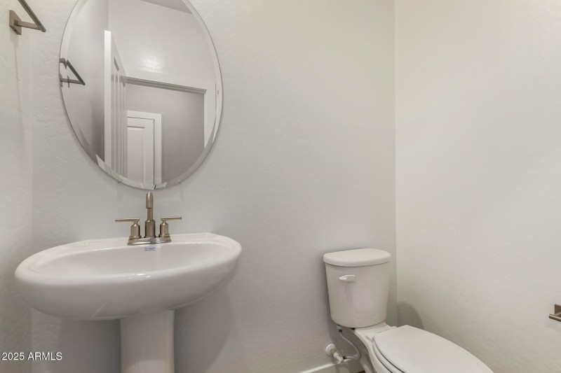 1/2 Bath