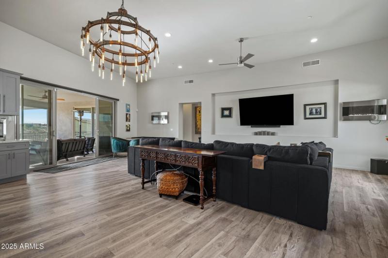 17-web-or-mls-11010 Buffalo Dr-53