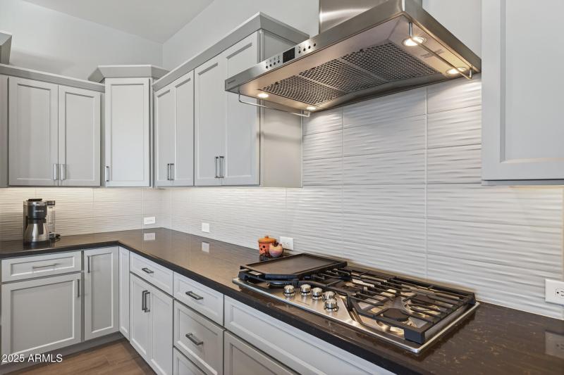 18) KITCHEN