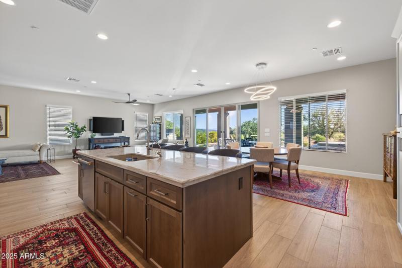 19) KITCHEN