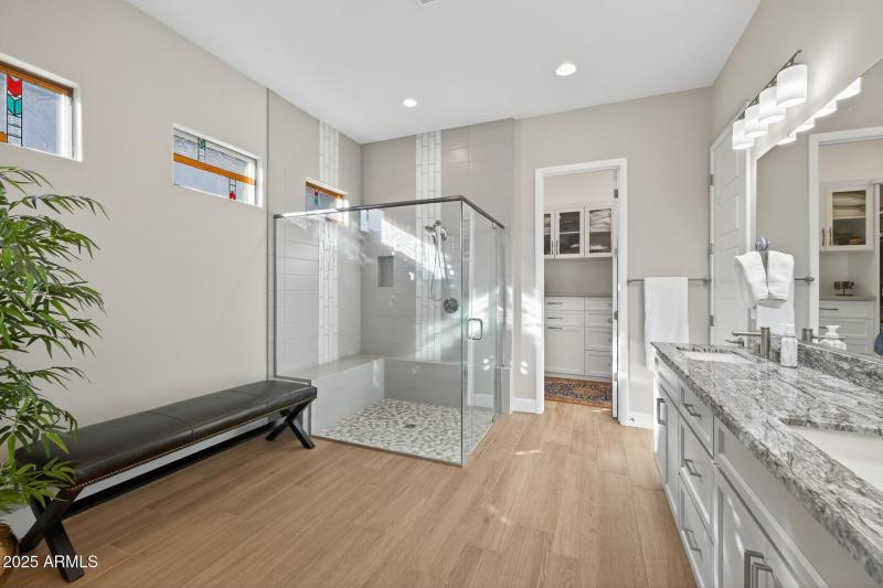 25) PRIMARY BATH