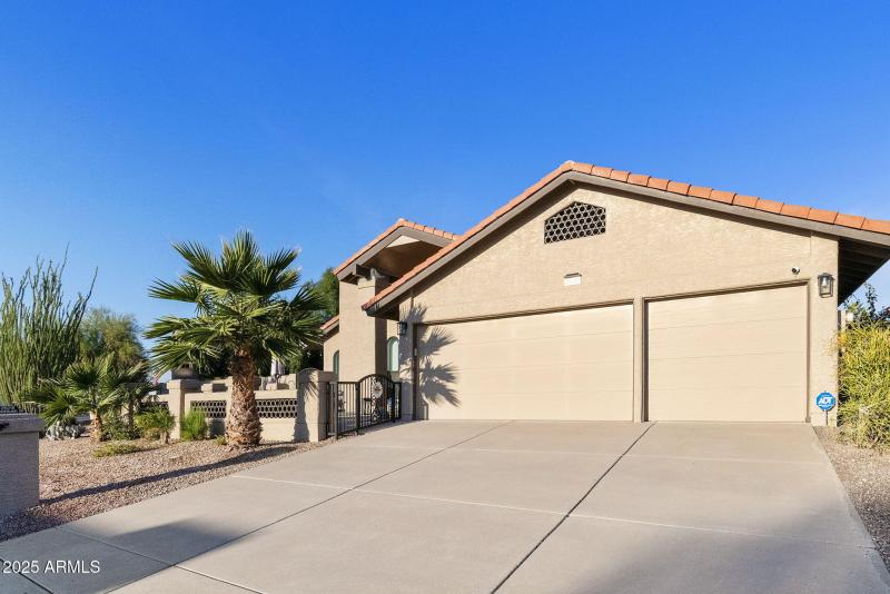 3-car garage