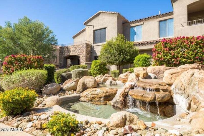 Tesoro Water Feature