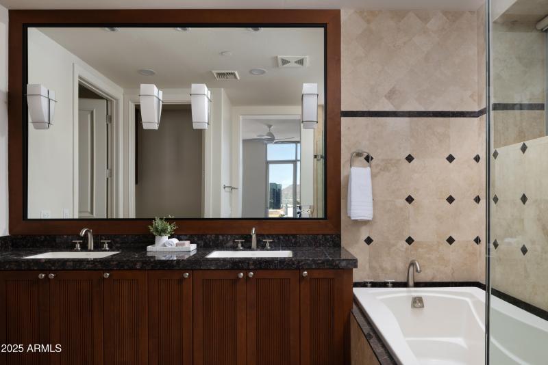 Junior Suite Bath