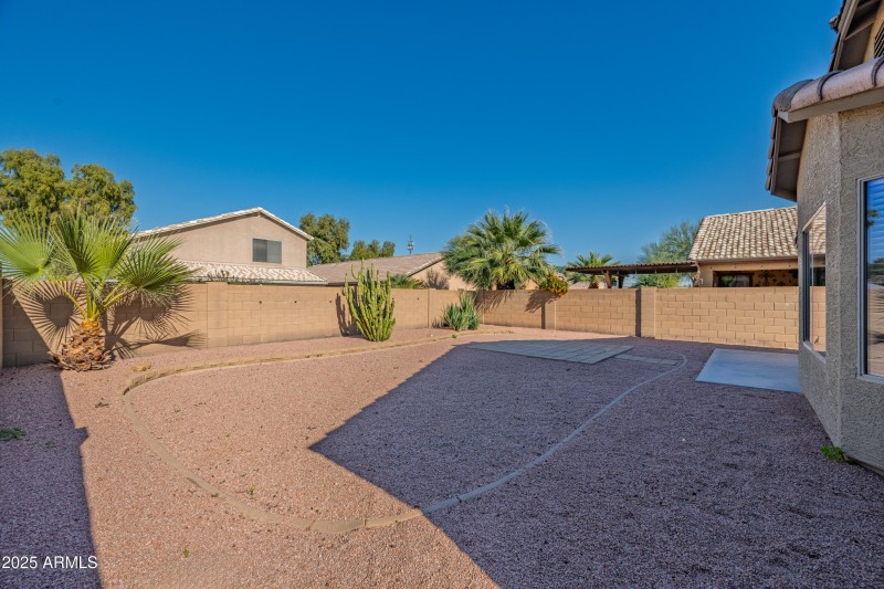 45526 W Windmill Dr-36