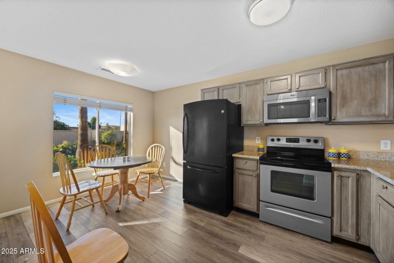 11-web-or-mls-4114-e-union-hills-dr-1213