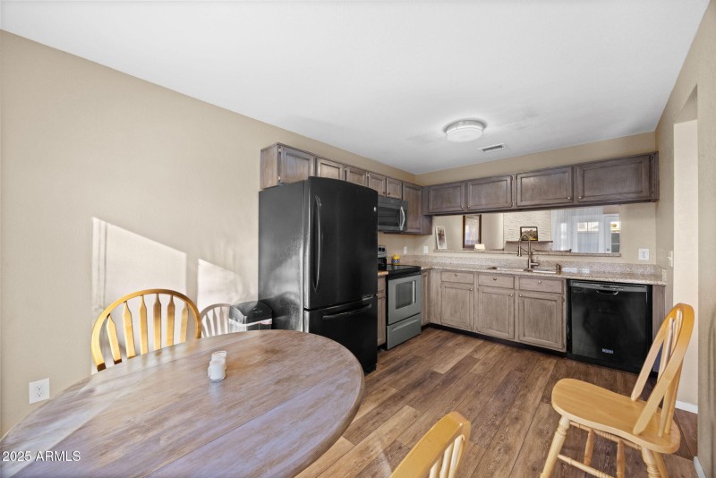 12-web-or-mls-4114-e-union-hills-dr-1213