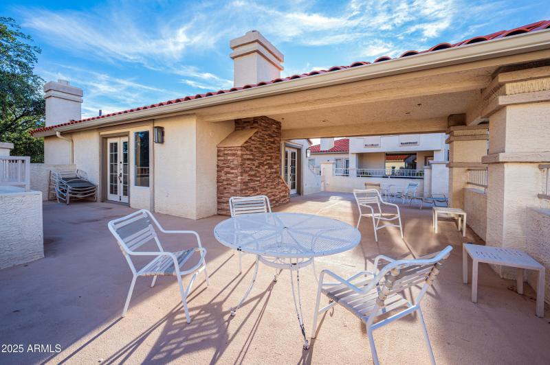 club_house_upper_deck