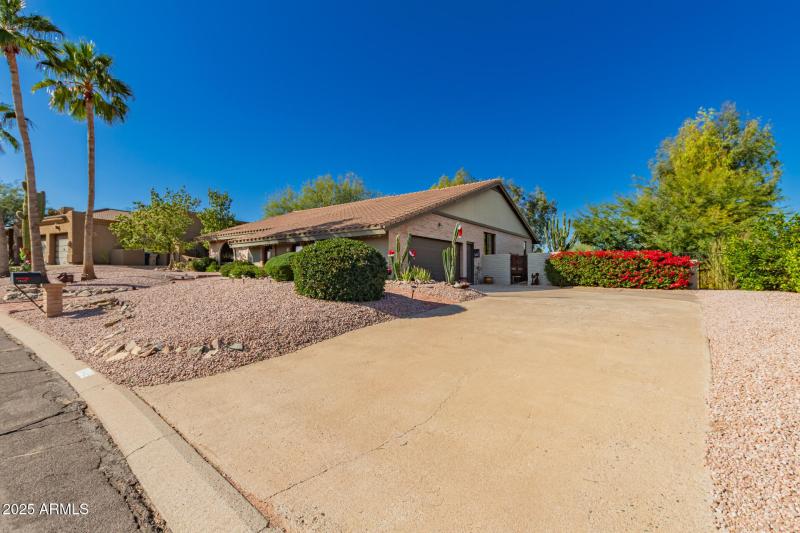 10435 N Nicklaus Dr - driveway