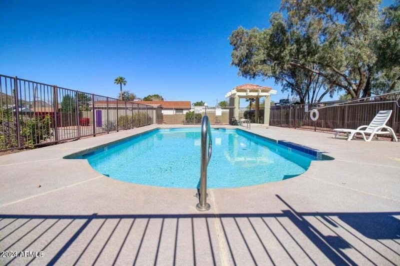 Sparklking Pool