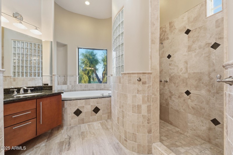 024-primary-bathroom