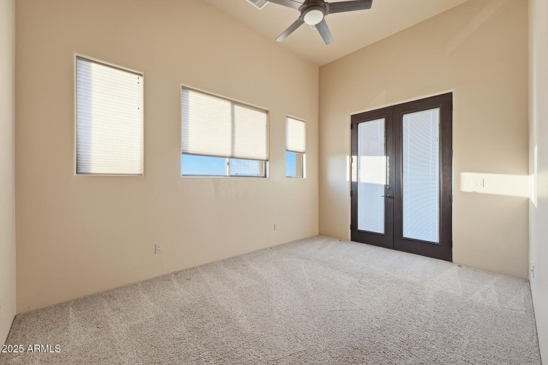 027-upstairs-guest-room