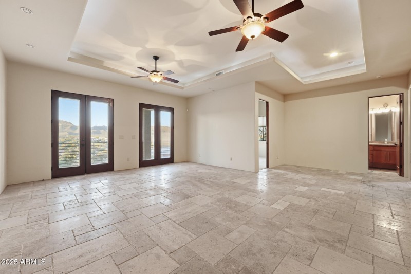 030-lower-living-space