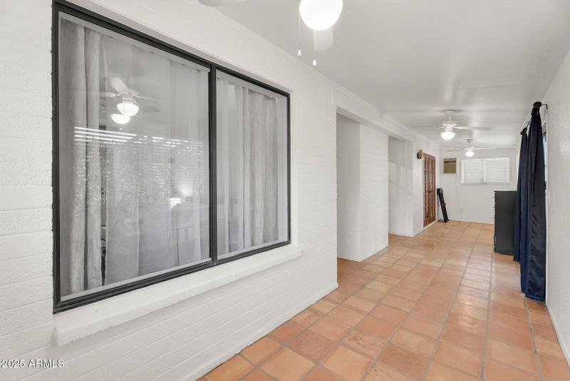 15-web-or-mls-8944 E Friess Dr -15