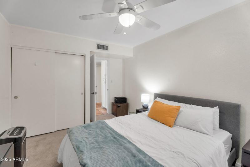 29-web-or-mls-8944 E Friess Dr -29