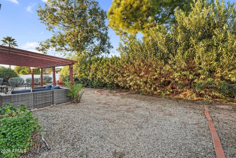 33-web-or-mls-8944 E Friess Dr -39