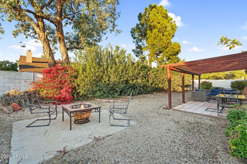 35-web-or-mls-8944 E Friess Dr -37