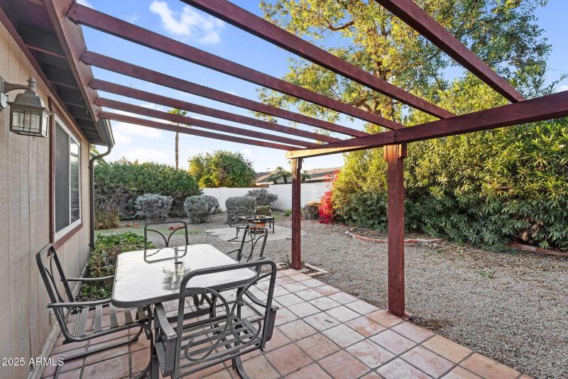 37-web-or-mls-8944 E Friess Dr -33