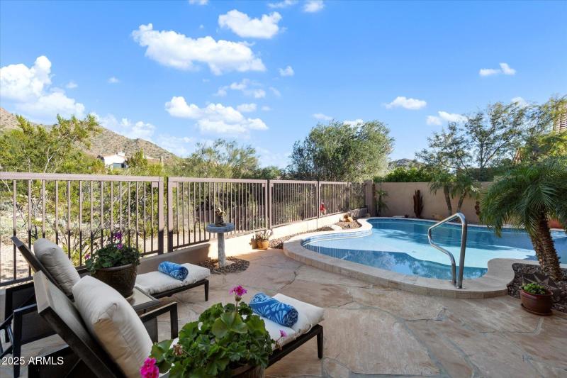 Private Yard and Pool