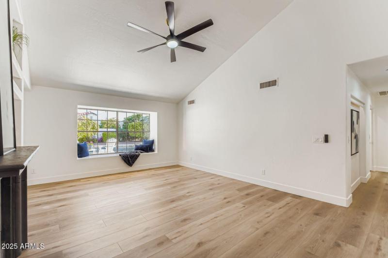 10187 N 96th Place - Web Quality - 006 -