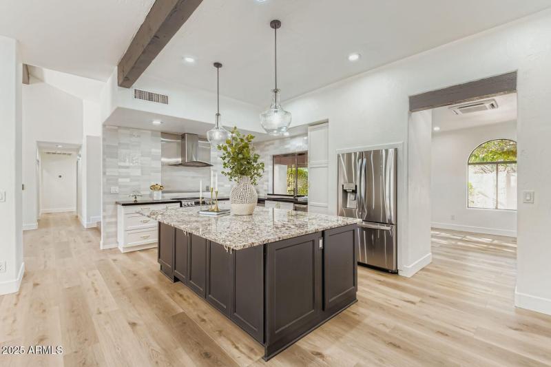 10187 N 96th Place - Web Quality - 011 -