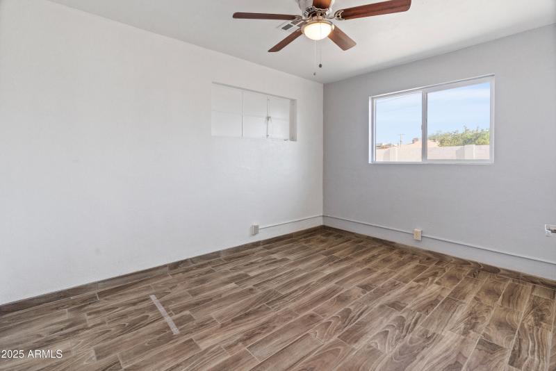 4821 N 32nd Ave-1