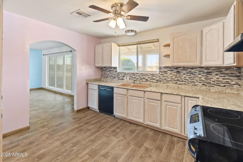 4821 N 32nd Ave-10