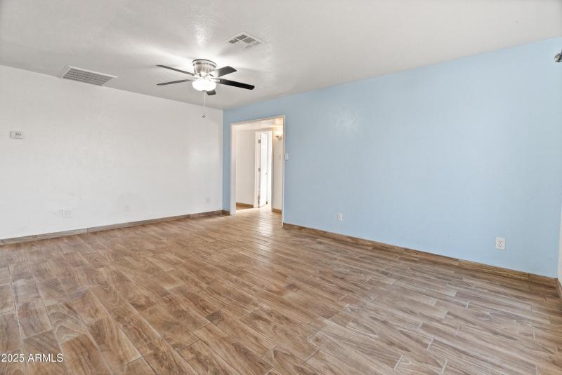 4821 N 32nd Ave-14