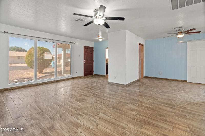 4821 N 32nd Ave-16