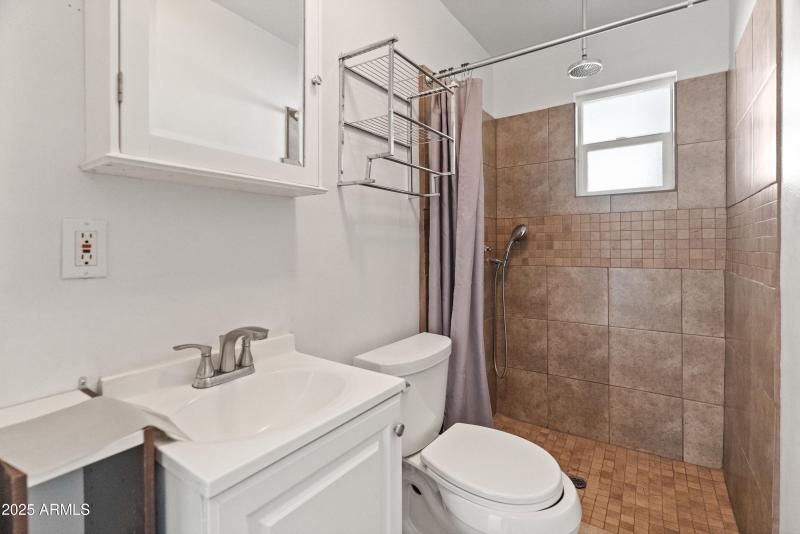 4821 N 32nd Ave-19