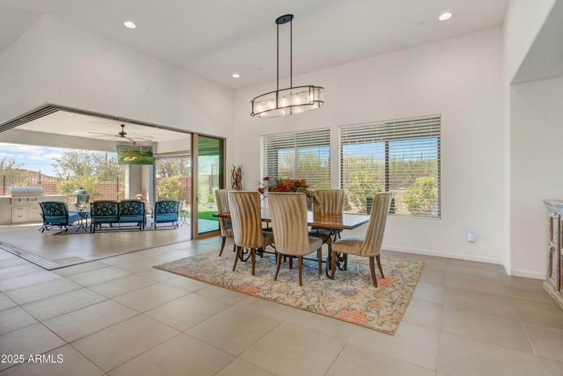 15-Dining Room