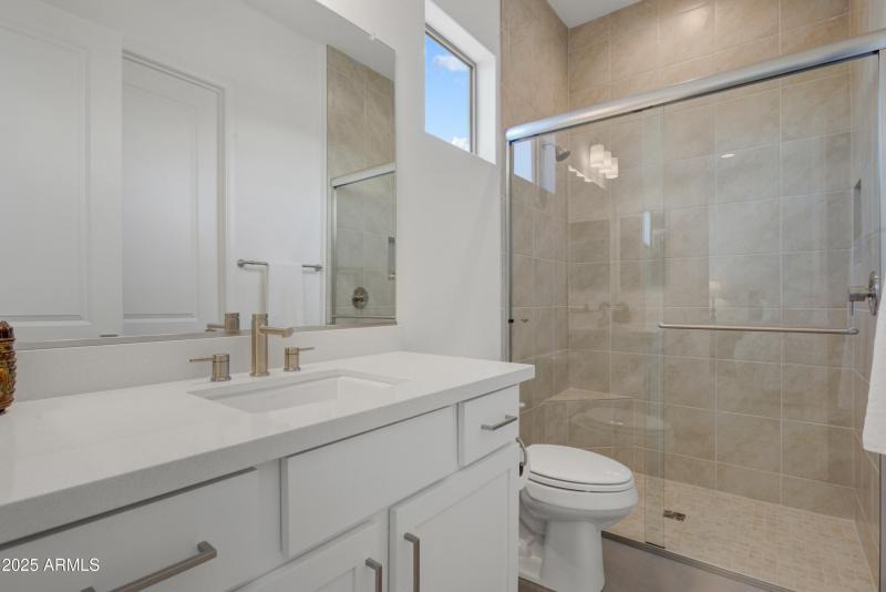 27-Casita Bathroom