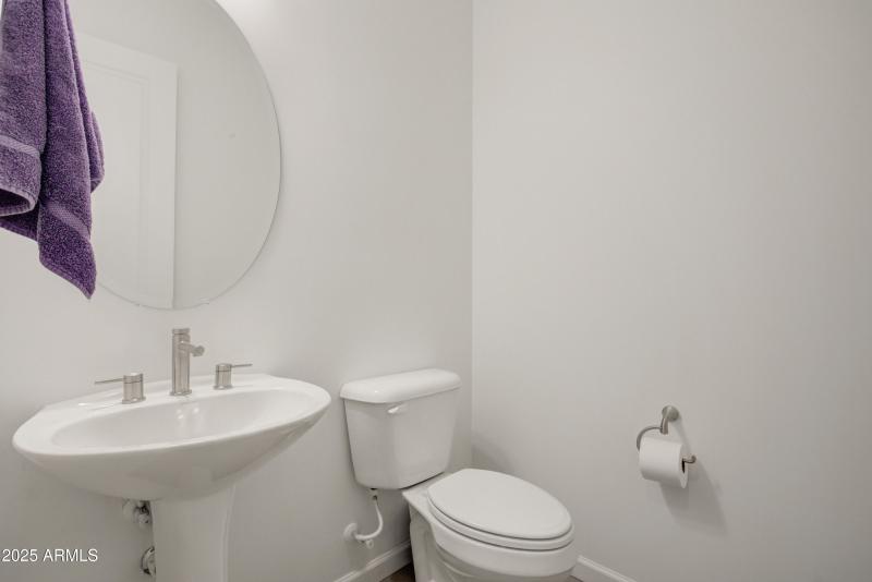 28-Powder Room
