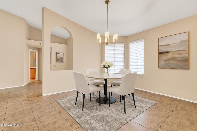 FORMAL DINING