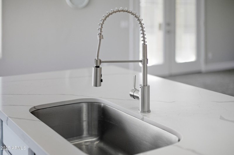 18575 N Miller Way-13