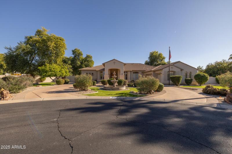 8)FRONT OF HOME