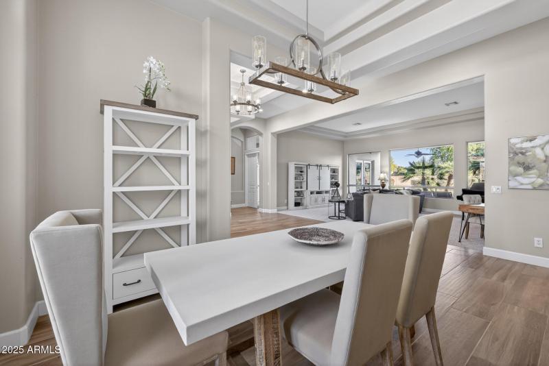 15)FORMAL DINING