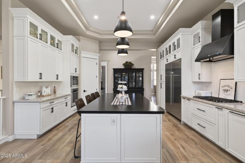 23)KITCHEN