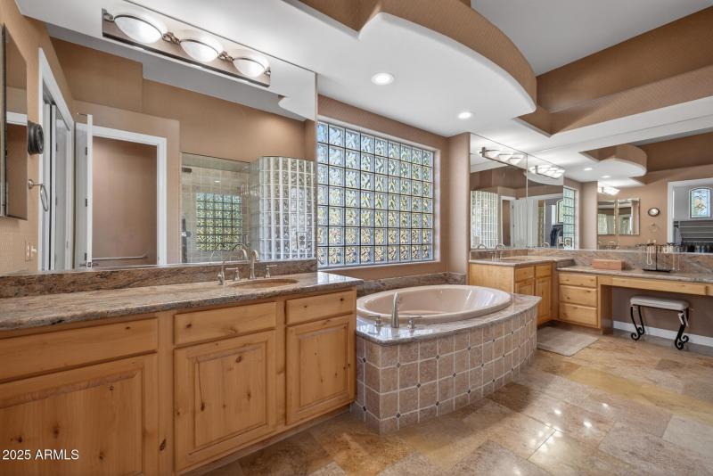 41)PRIMARY BATH