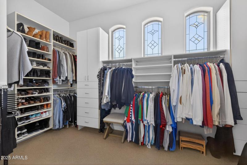 59)PRIMARY CLOSET