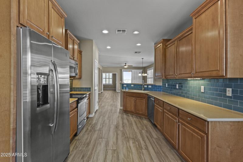 14 - Kitchen