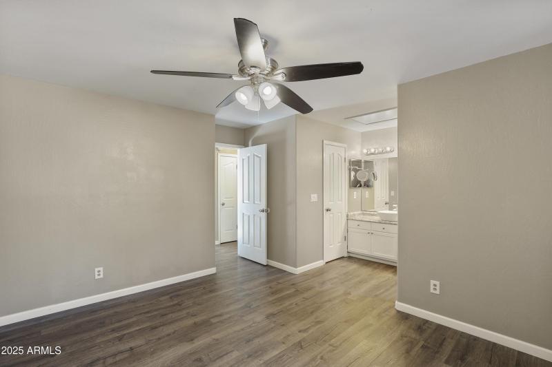 Master Bedroom (2)
