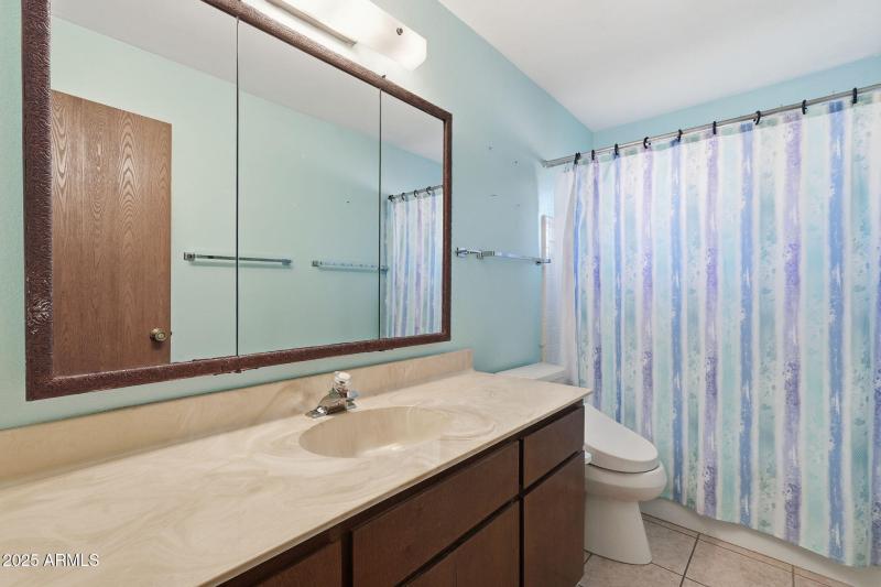 Racine - Hall bath