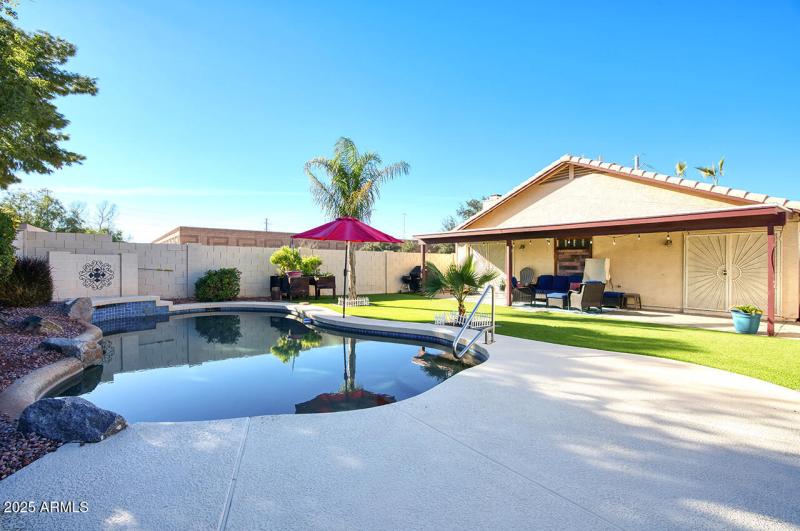 Backyard/Pool