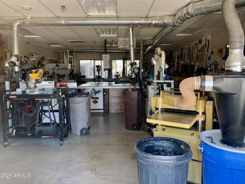 16 Golden Vista Woodshop