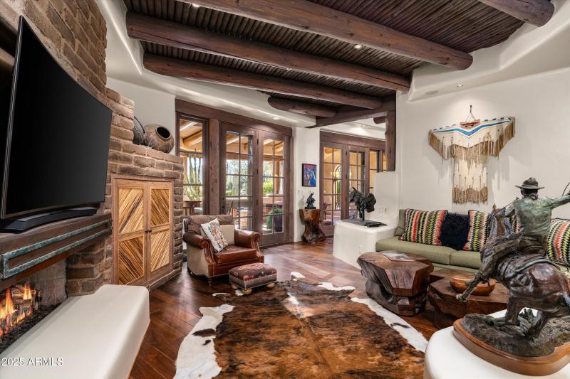 Family Room -25-