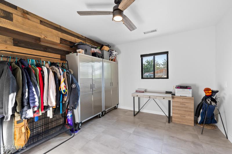 Office/Extra room